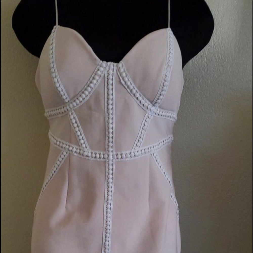 Selfie Leslie dress